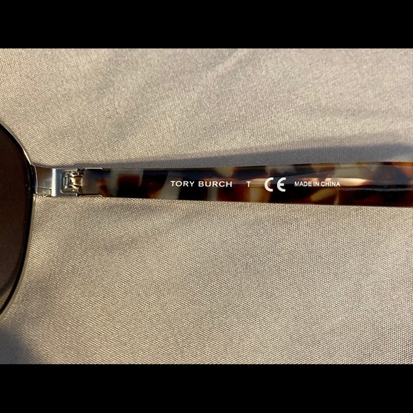 Tory Burch Shiny Silver Metal Sunglasses main image 10